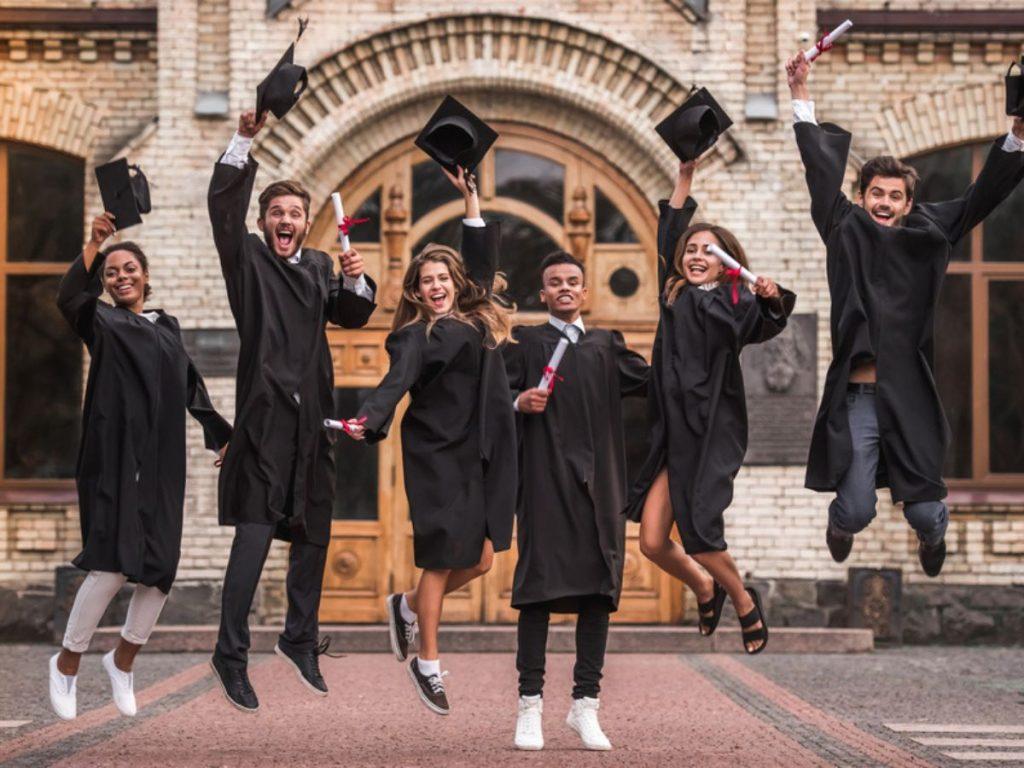 Conquering Sharjah's Graduation Gown Game